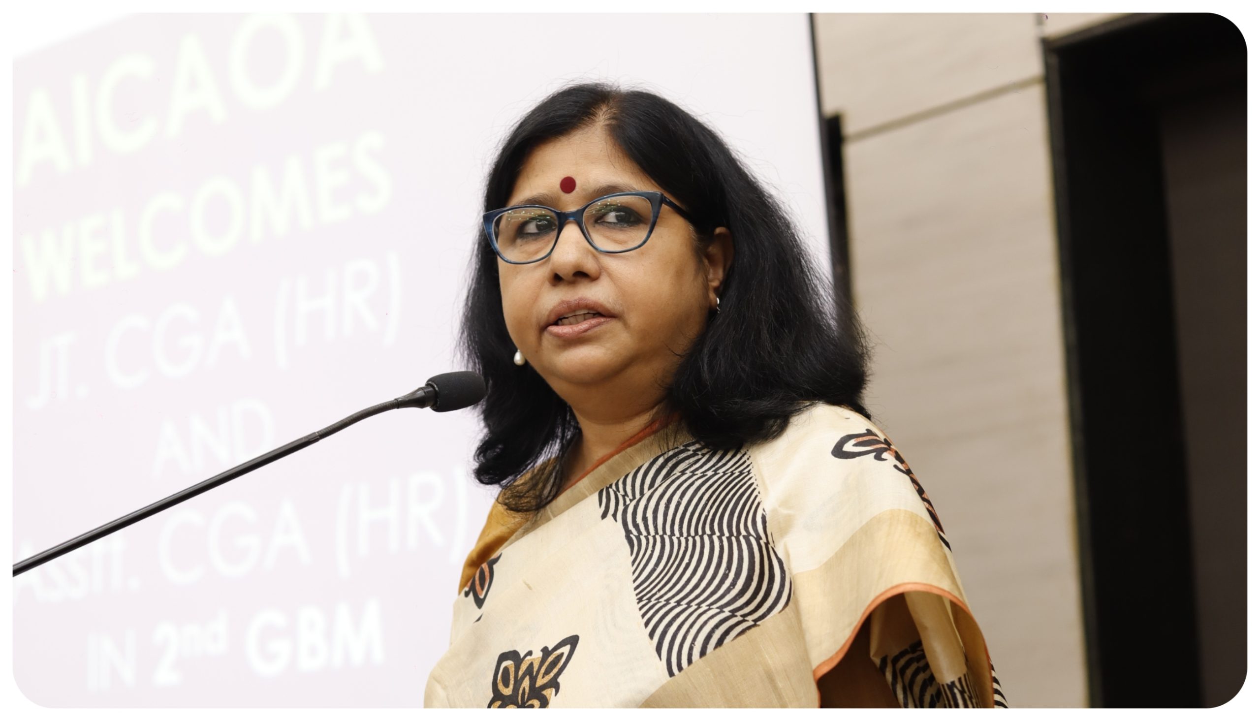 Ms. Tripti Patra Ghosh, JtCGA (HR), Ministry of Finance addressing members of AICAOA